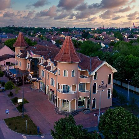 Garni Hotel Royal Crown Szabadka Kültér fotó