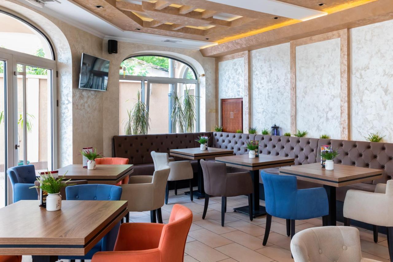 Garni Hotel Royal Crown Szabadka Kültér fotó