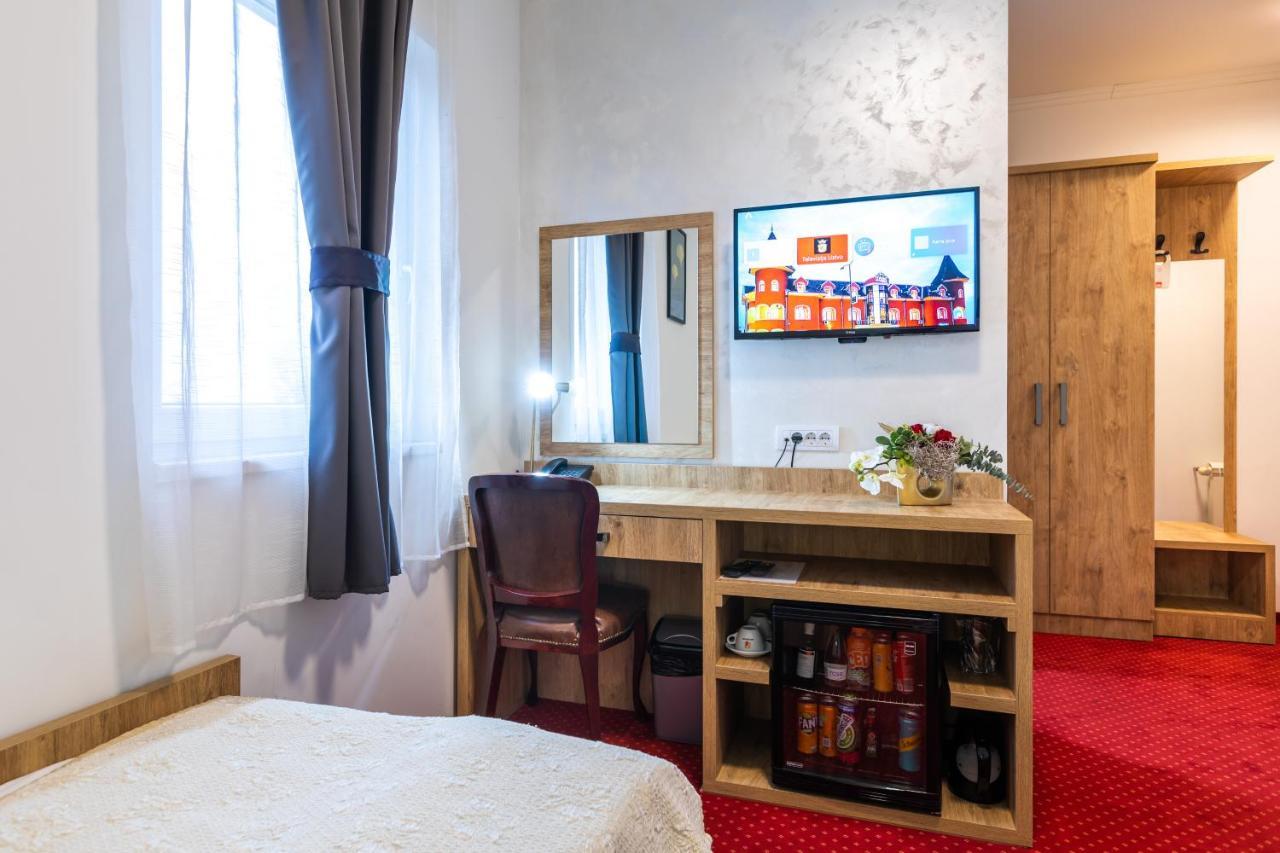 Garni Hotel Royal Crown Szabadka Kültér fotó
