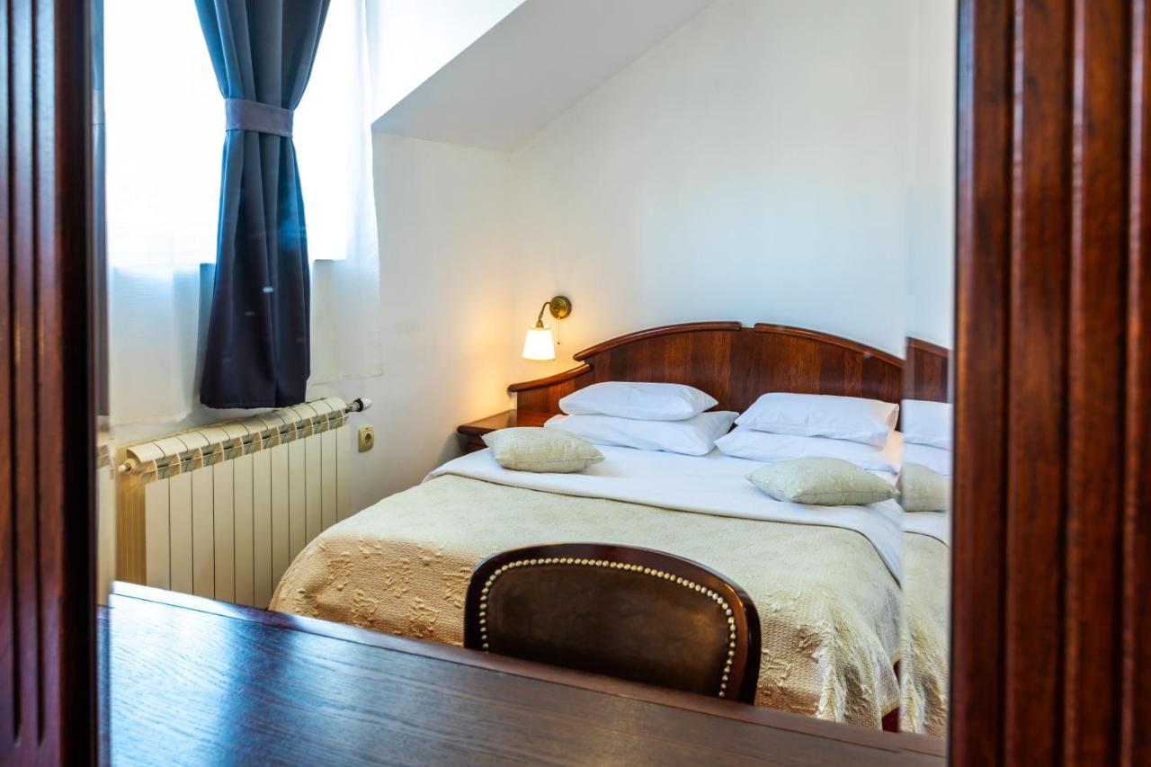 Garni Hotel Royal Crown Szabadka Kültér fotó