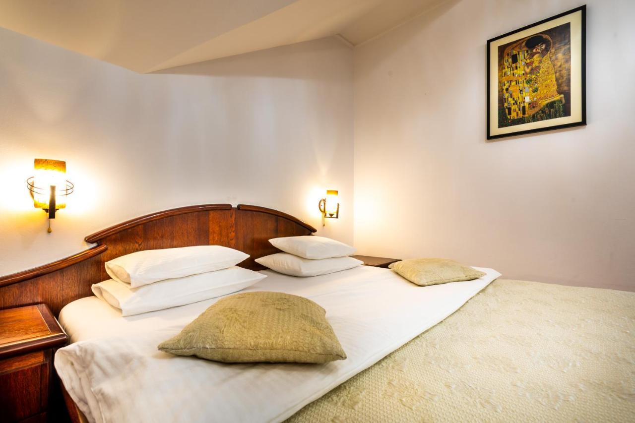 Garni Hotel Royal Crown Szabadka Kültér fotó