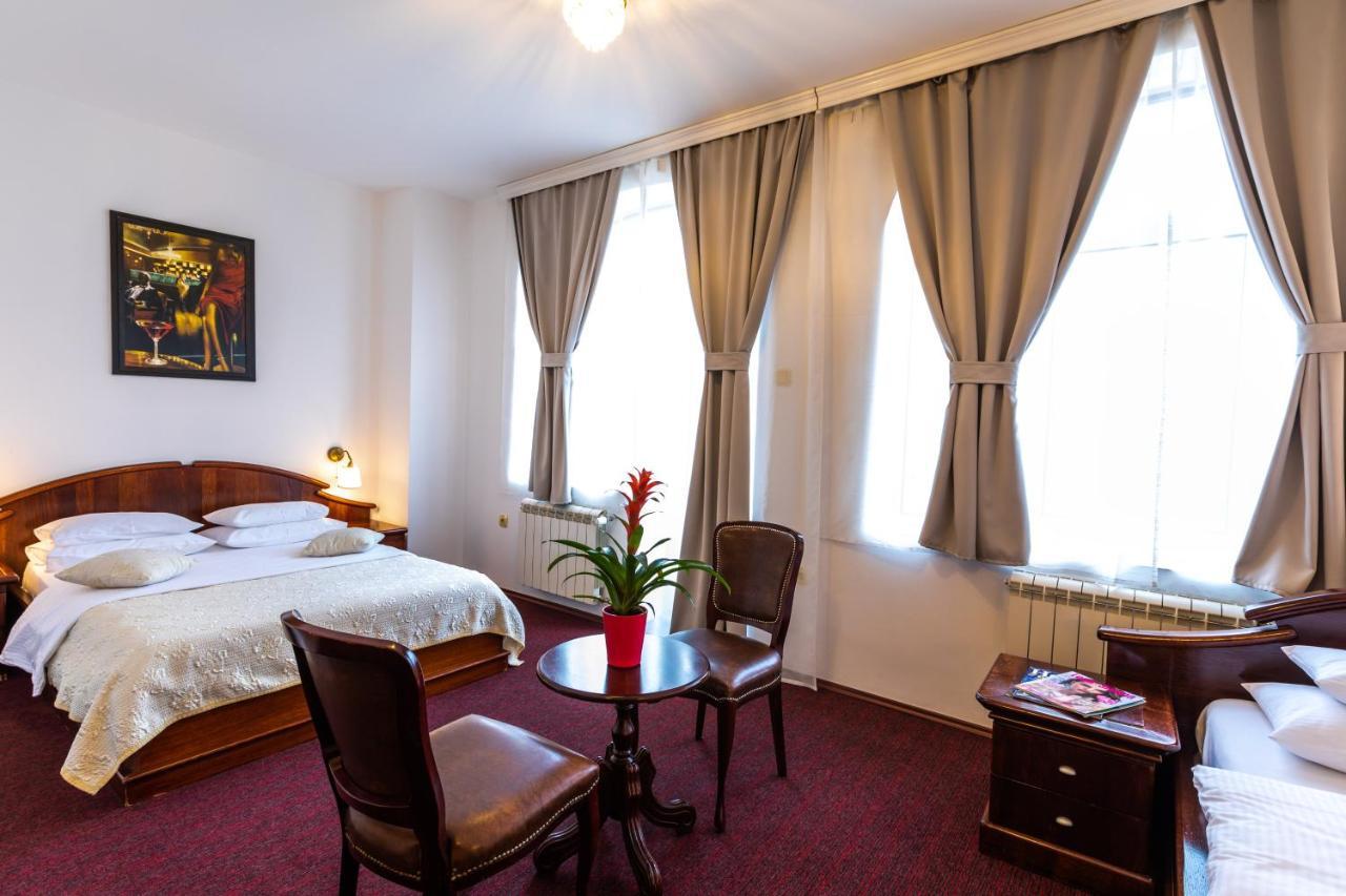 Garni Hotel Royal Crown Szabadka Kültér fotó