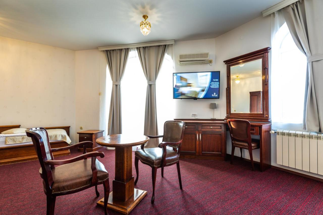 Garni Hotel Royal Crown Szabadka Kültér fotó