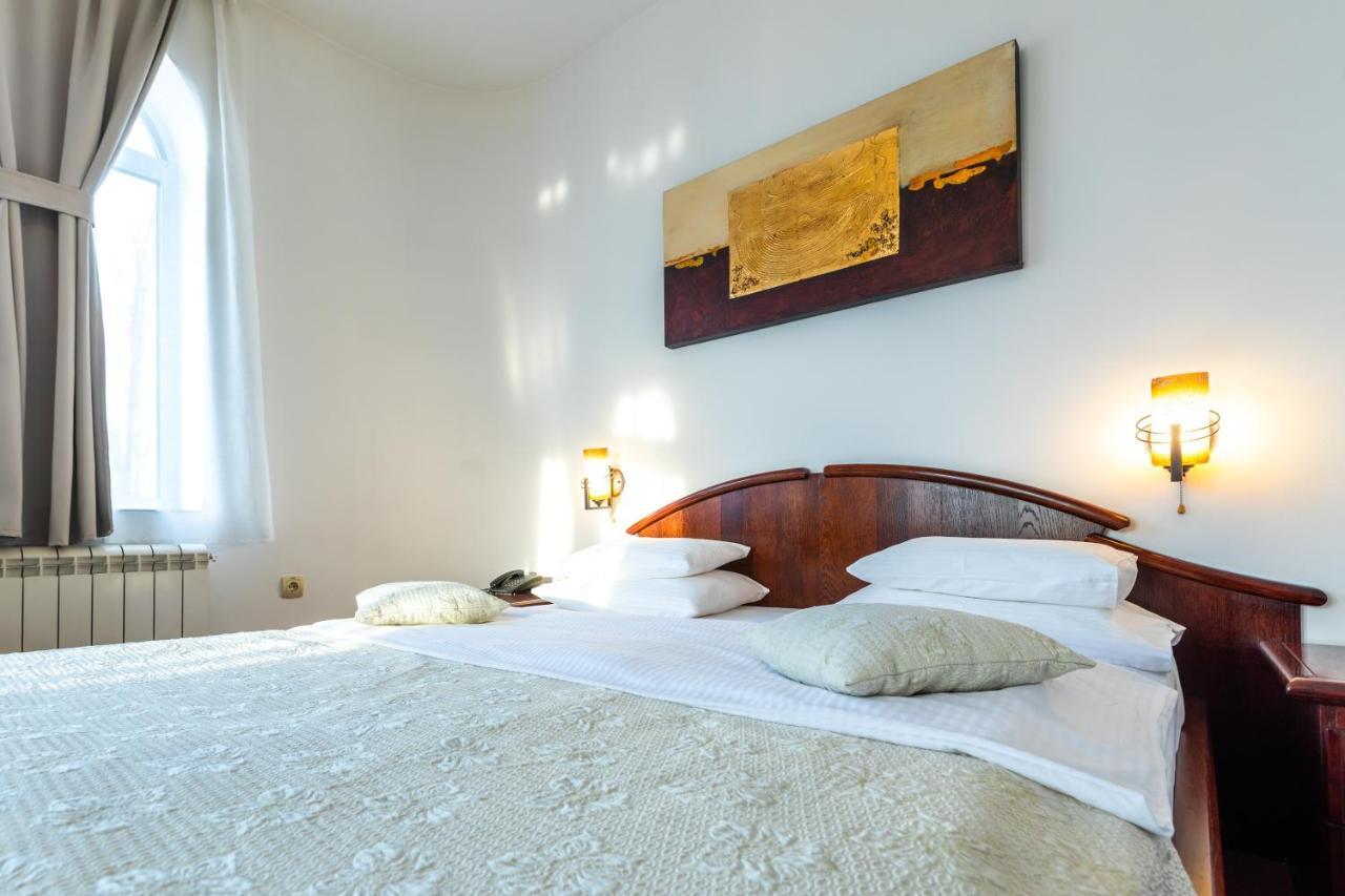 Garni Hotel Royal Crown Szabadka Kültér fotó