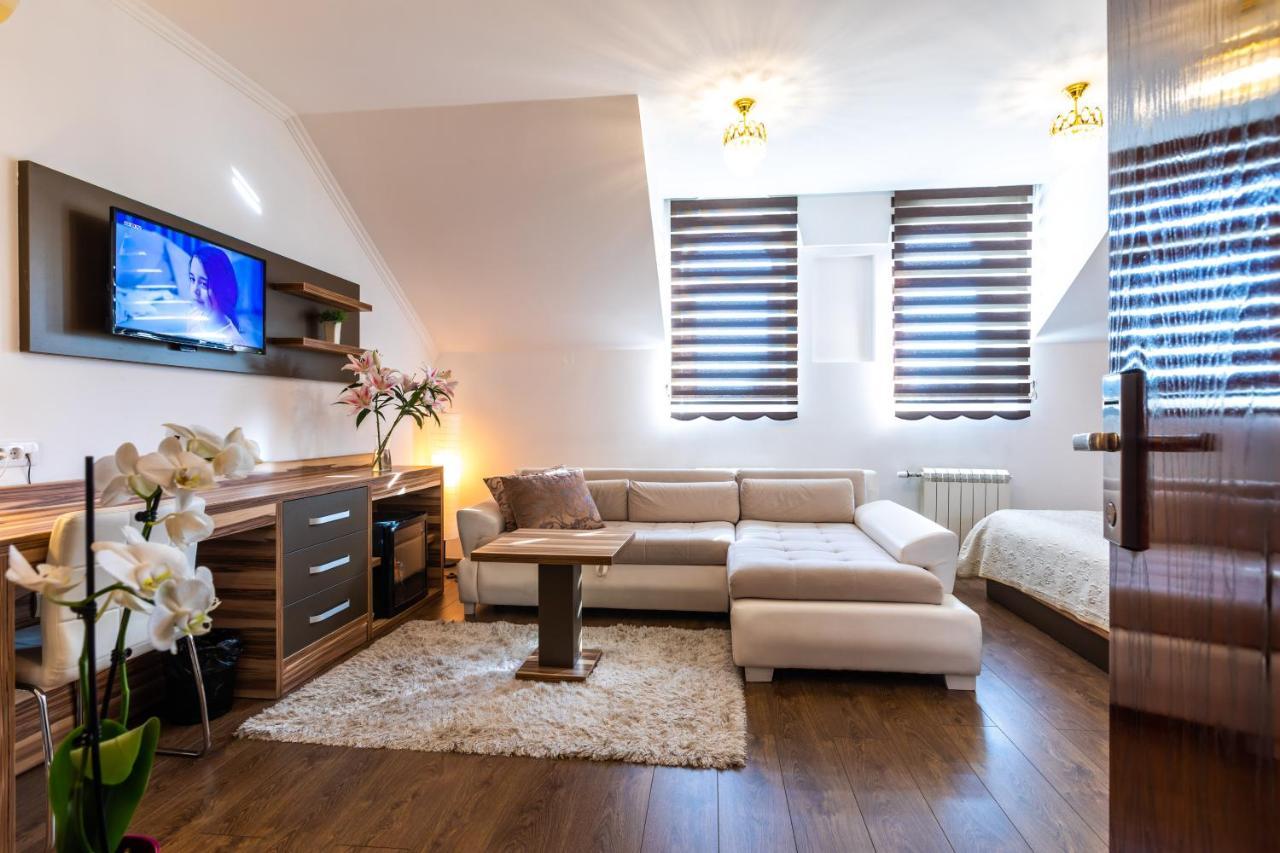 Garni Hotel Royal Crown Szabadka Kültér fotó