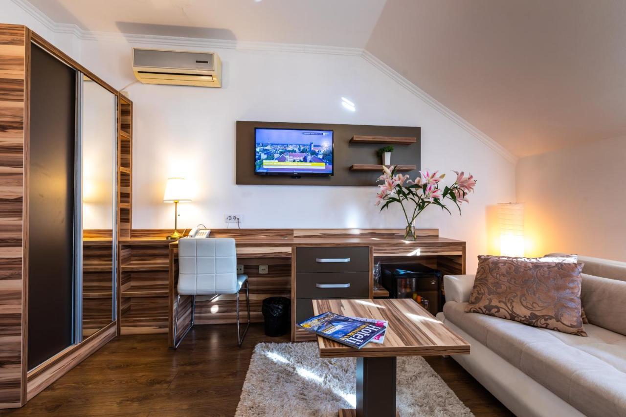 Garni Hotel Royal Crown Szabadka Kültér fotó