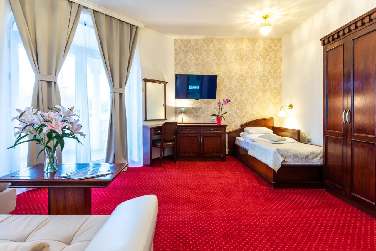 Garni Hotel Royal Crown Szabadka Kültér fotó