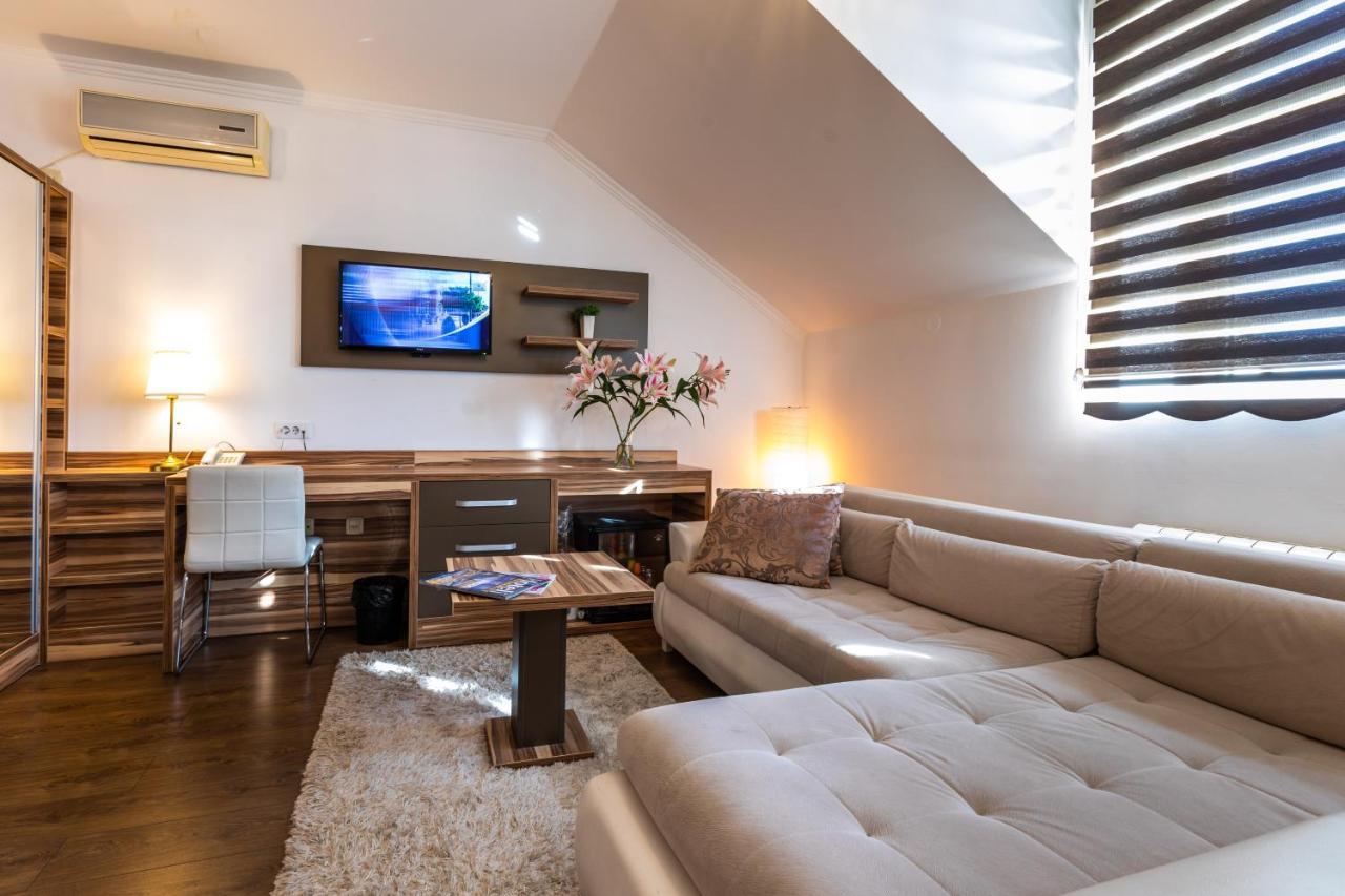 Garni Hotel Royal Crown Szabadka Kültér fotó