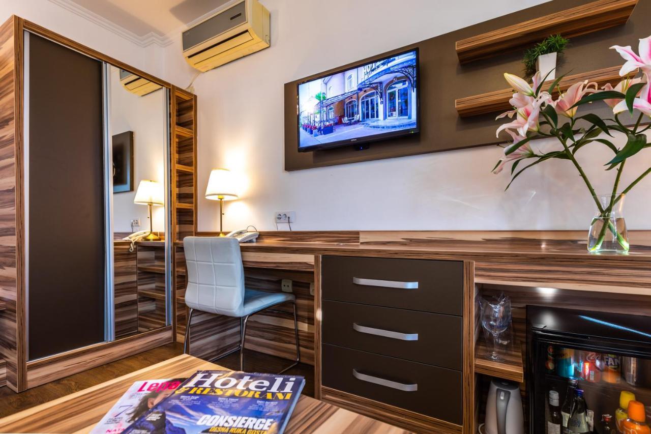Garni Hotel Royal Crown Szabadka Kültér fotó