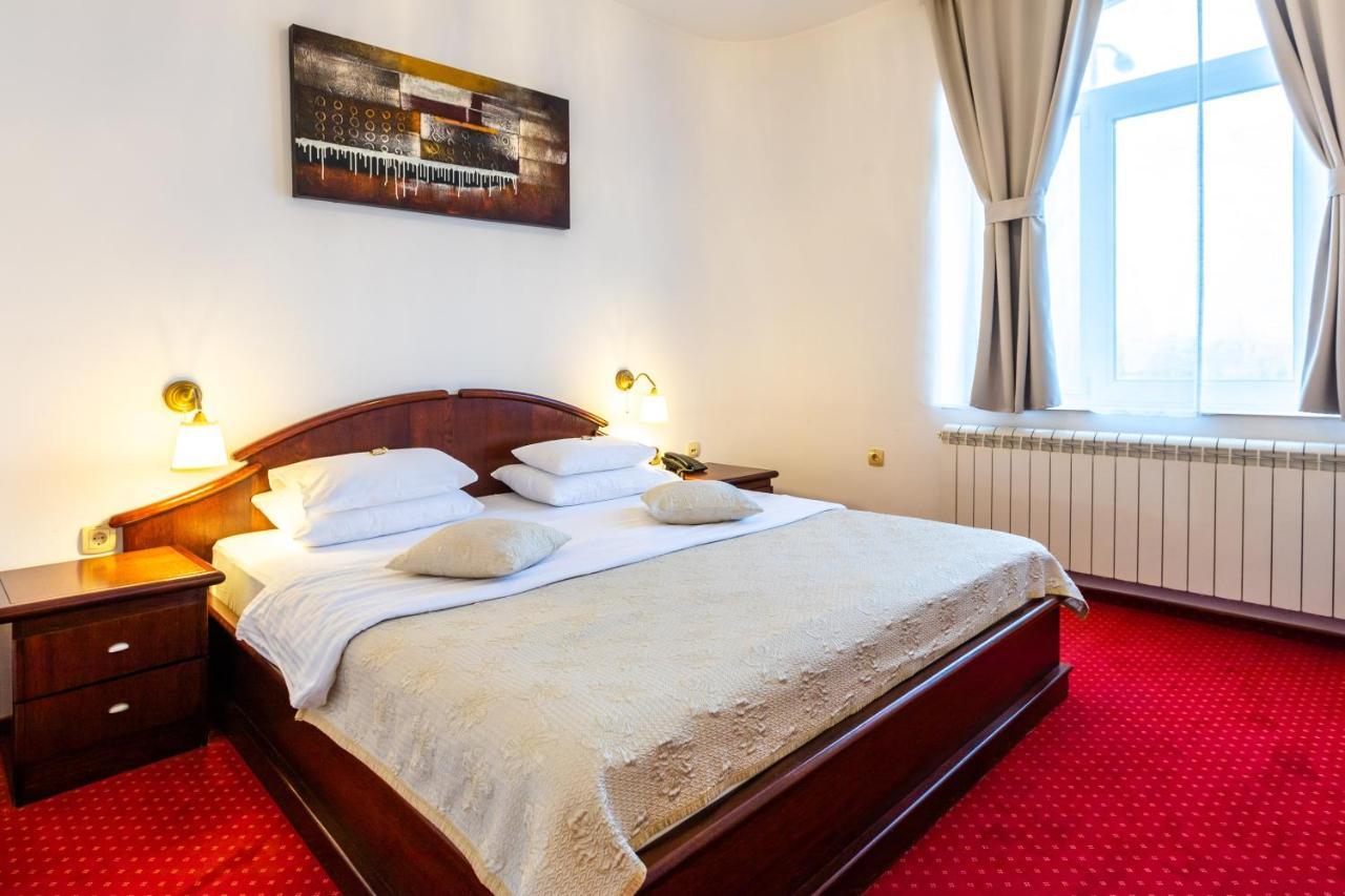 Garni Hotel Royal Crown Szabadka Kültér fotó