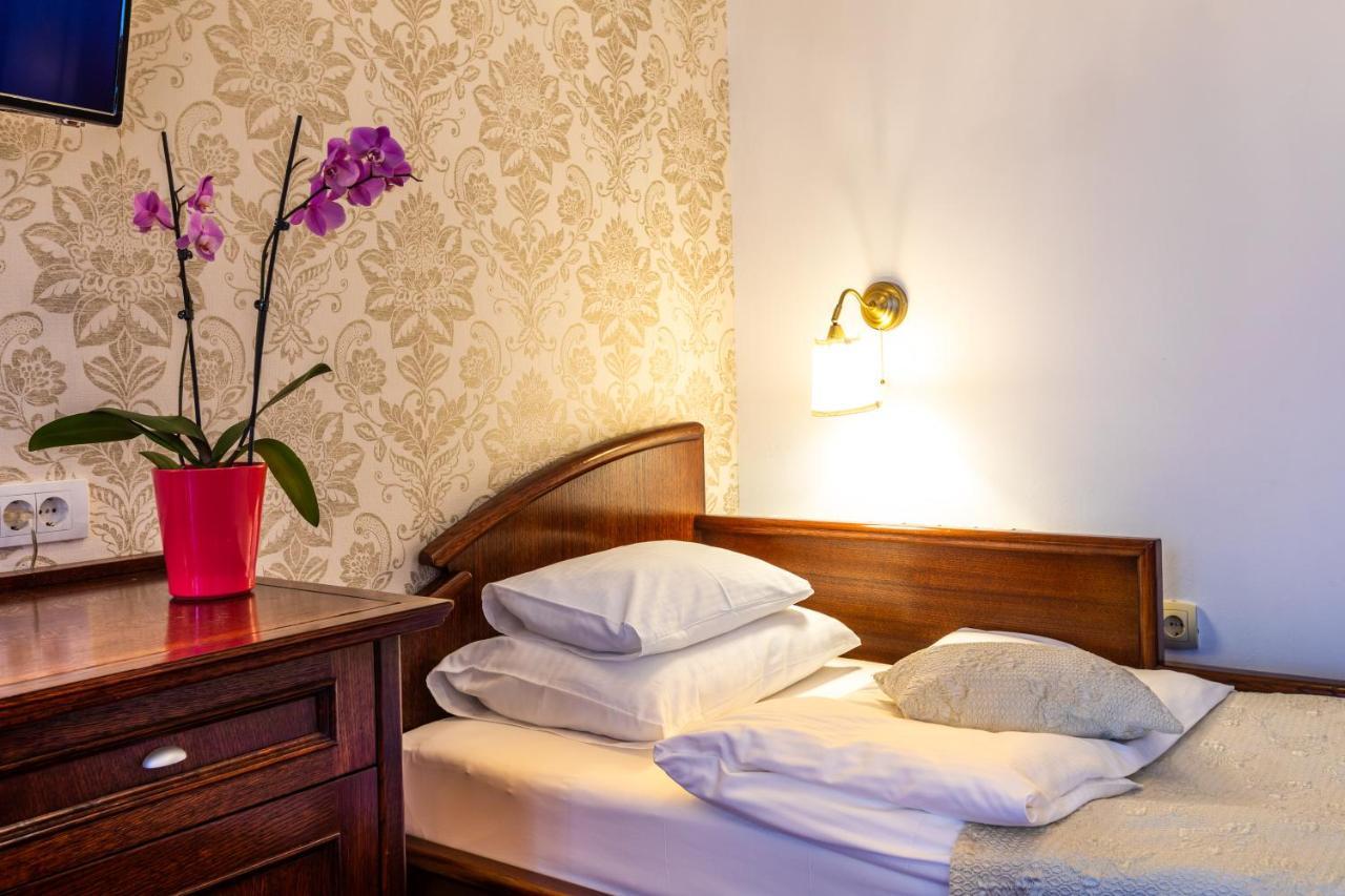 Garni Hotel Royal Crown Szabadka Kültér fotó
