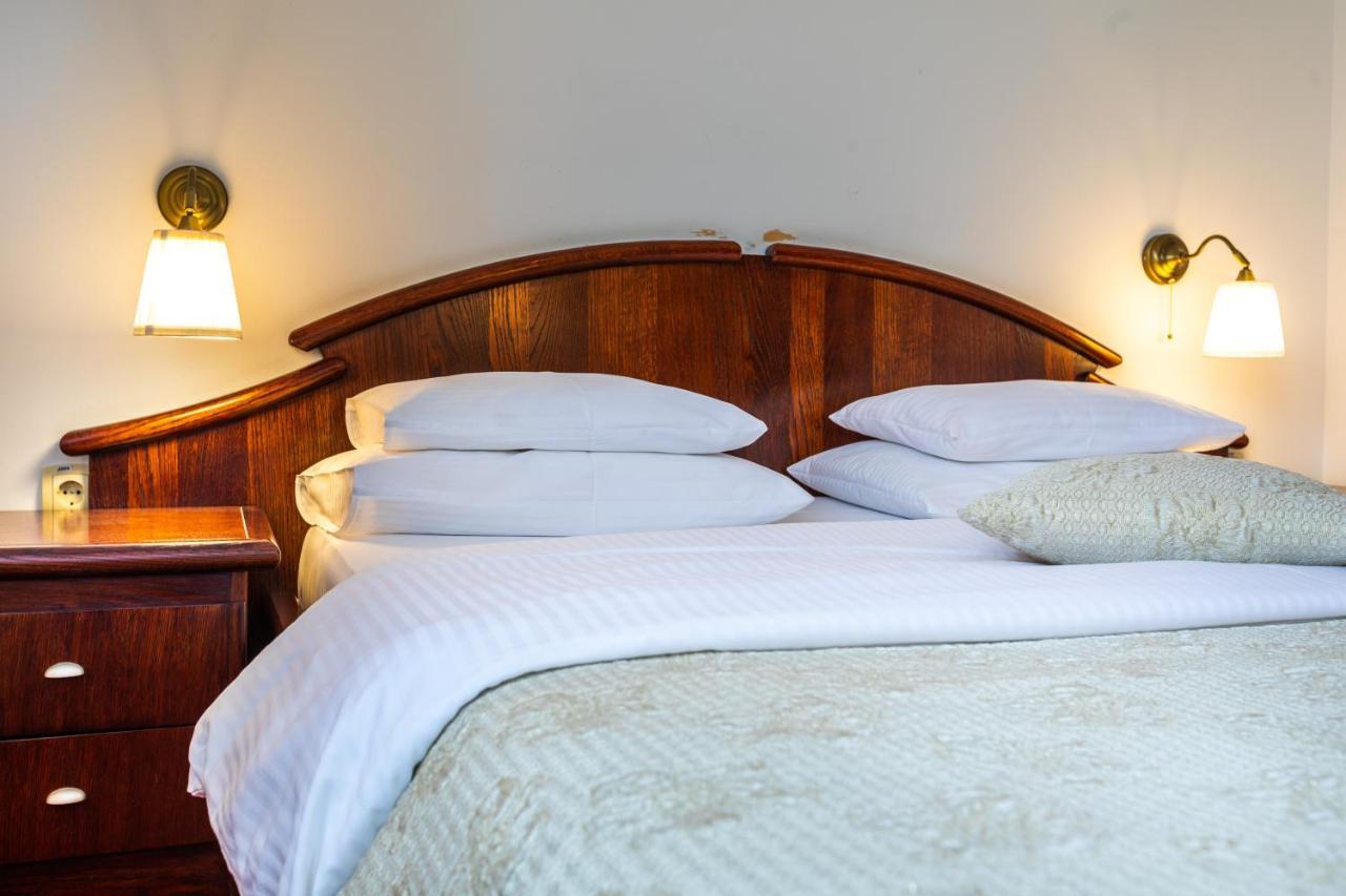 Garni Hotel Royal Crown Szabadka Kültér fotó