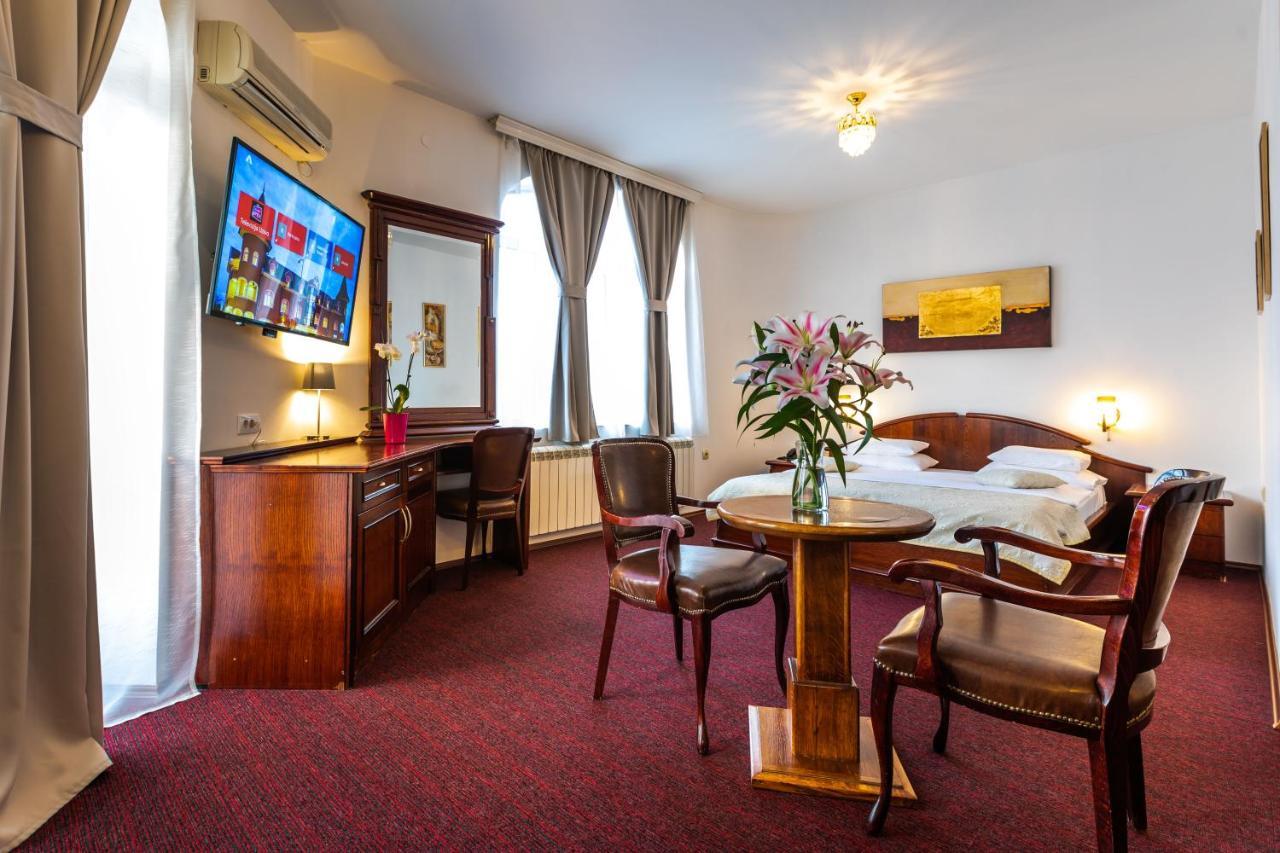 Garni Hotel Royal Crown Szabadka Kültér fotó