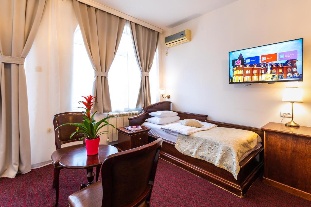 Garni Hotel Royal Crown Szabadka Kültér fotó