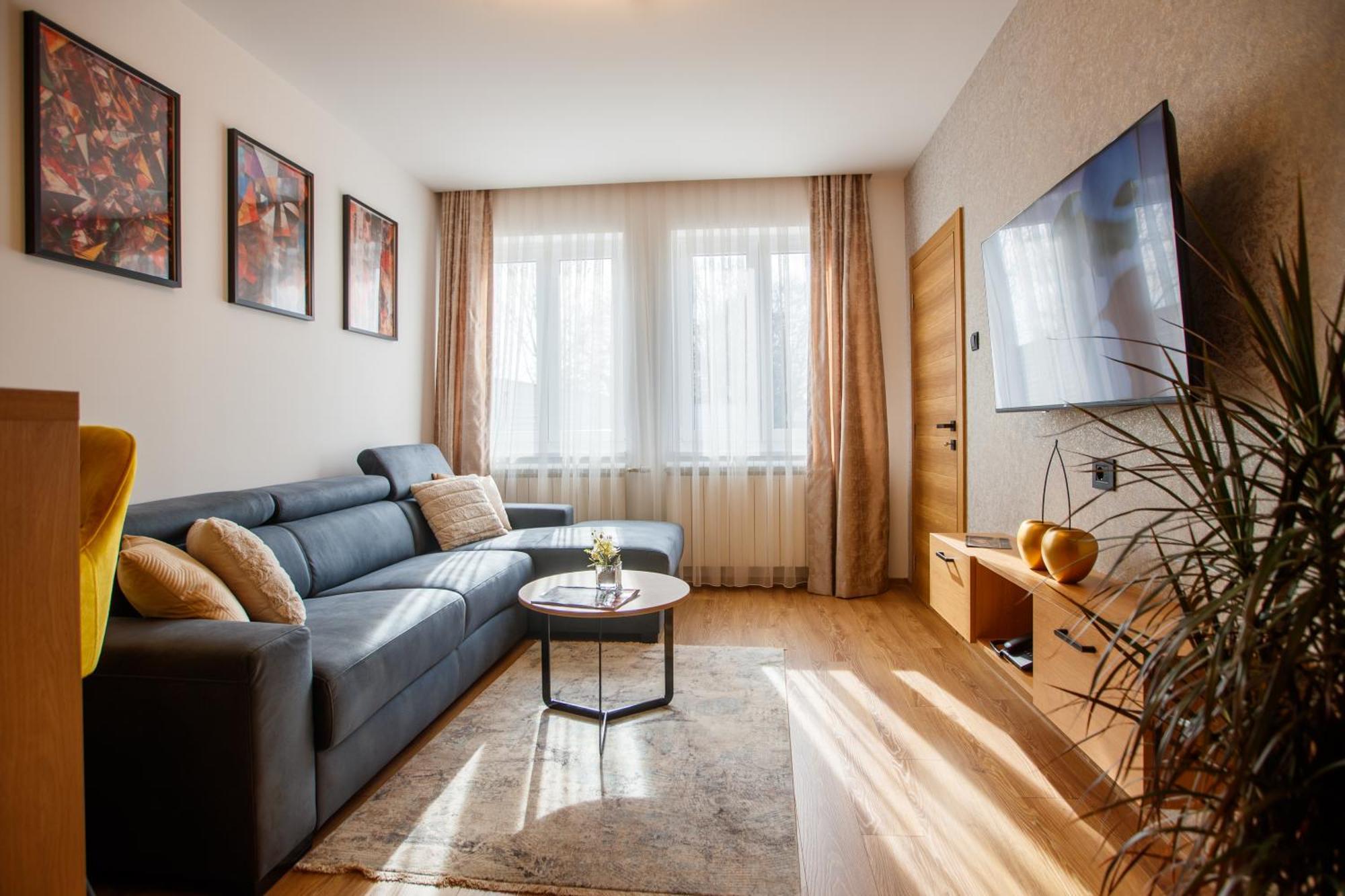 Garni Hotel Royal Crown Szabadka Kültér fotó