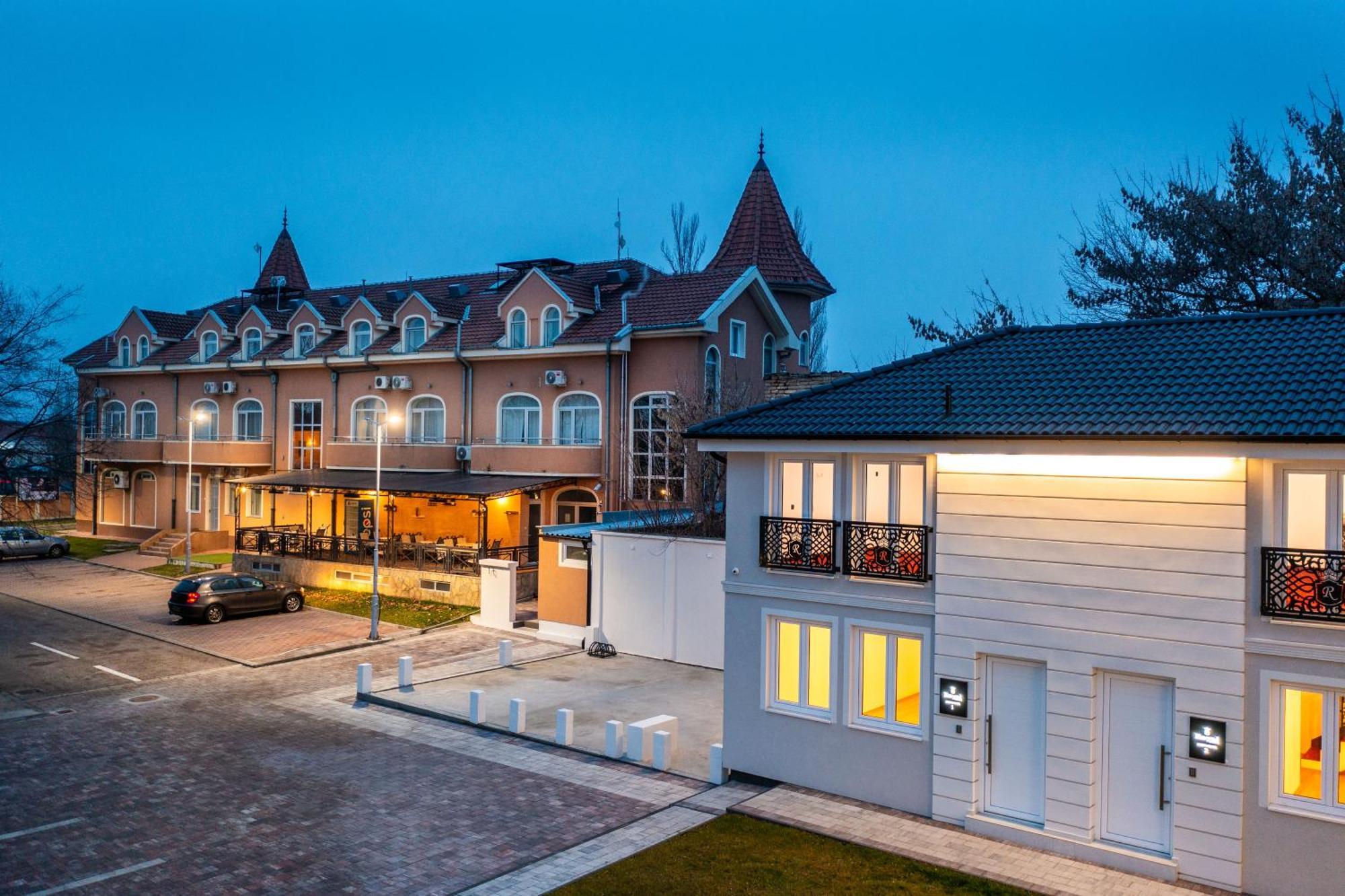 Garni Hotel Royal Crown Szabadka Kültér fotó